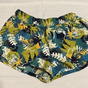 Patagonia baggies shirts floral print XS